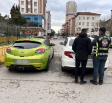 İstanbul'da trafiği tehlikeye düşüren sürücüye 14 bin 258 lira para cezası