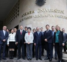 Japonya Dışişleri Bakanı Kamikava, başkentte Ankara Üniversitesi öğrencileriyle buluştu: