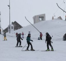 Kartalkaya Kayak Merkezi'nde kar kalınlığı 137 santimetreye ulaştı