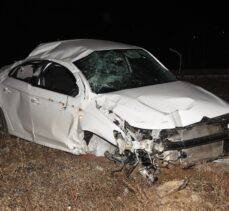 Kırıkkale'de devrilen otomobildeki 2 kişi yaralandı