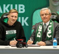 Konyaspor, kaleci Jakub Slowik'i renklerine bağladı