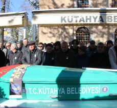 Kütahya'da sağlıkçıların Kovid-19 mücadelesini fotoğraflarıyla yansıtan diş hekimi vefat etti