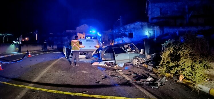 Nevşehir'de iki otomobilin çarpıştığı kazada 1 kişi öldü, 3 kişi yaralandı