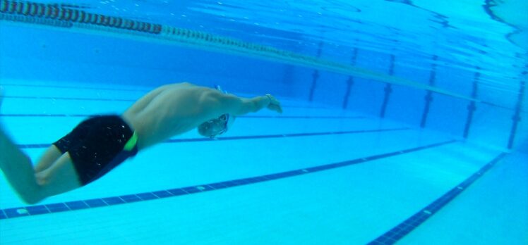Öğretmenlerinin yeteneğini keşfettiği engelli yüzücü azmiyle milli takıma kadar yükseldi