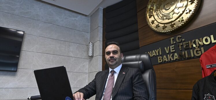 Sanayi ve Teknoloji Bakanı Kacır, AA'nın “Yılın Kareleri” oylamasına katıldı: