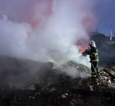 Sinop'ta 5 evin zarar gördüğü yangında 2 kişi öldü