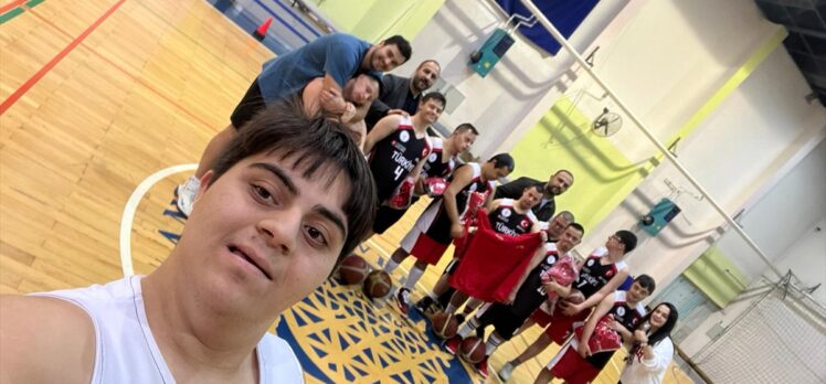 TÖSEV'den Down Sendromlu Basketbol Milli Takımı'na ziyaret