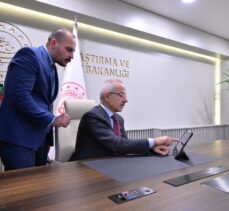 Ulaştırma ve Altyapı Bakanı Uraloğlu, AA'nın “Yılın Kareleri” oylamasına katıldı