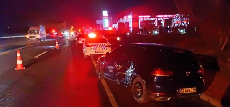 Zonguldak'ta 3 aracın karıştığı kazada 1 kişi öldü, 5 kişi yaralandı