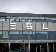 Almanya'da Grünheide bölgesi sakinleri Tesla'nın fabrika genişletme planına karşı çıktı