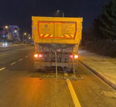 Arnavutköy'de yola hafriyat döken kamyon sürücüsüne para cezası