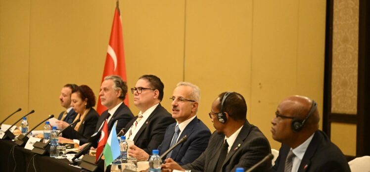 Bakan Uraloğlu, Türk ve Cibutili iş insanlarının katıldığı çalışma toplantısında konuştu: