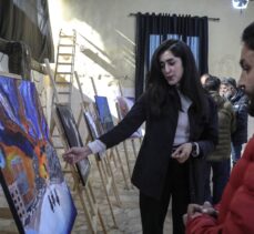 Beyaz Baretliler'den, Afrin'de depremde hayatını kaybedenlerin anısına resim sergisi