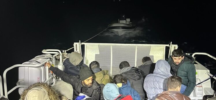 Bodrum'da adada mahsur kalan 26 düzensiz göçmen kurtarıldı, 19 göçmen yakalandı