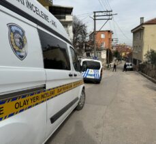 Bursa'da birlikte yaşadığı kadının oğlu tarafından bıçaklanan kişi hastaneye kaldırıldı