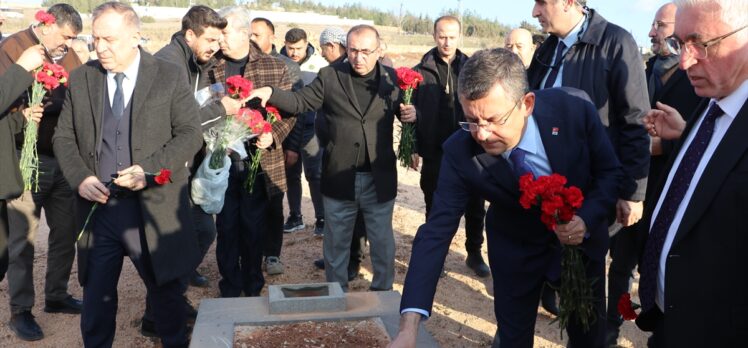 CHP Genel Başkanı Özel, 7,7 büyüklüğündeki depremin merkez üssü Pazarcık'ta konuştu: