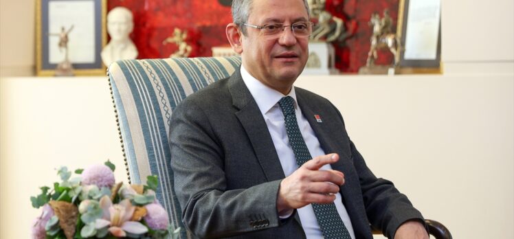 CHP Genel Başkanı Özel, Emek Partisi Genel Başkanı Aslan'la görüştü