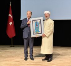 Diyanet İşleri Başkanı Erbaş, Gümüşhane'de öğrencilerle bir araya geldi: