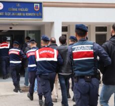 Edirne'de yurt dışına kaçmaya çalışan 9 FETÖ şüphelisi yakalandı