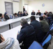 Erzincan Valisi Aydoğdu kayıp işçilerin yakınlarını kurtarma çalışmaları hakkında bilgilendirdi