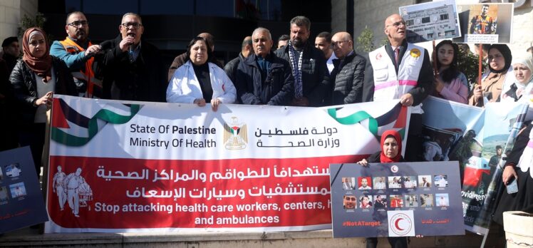 İsrail, saldırılarını sürdürdüğü Gazze'de 340 doktor ve sağlık çalışanını öldürdü