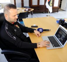 İstanbulspor Teknik Direktörü Osman Zeki Korkmaz, AA'nın “Yılın Kareleri” oylamasına katıldı