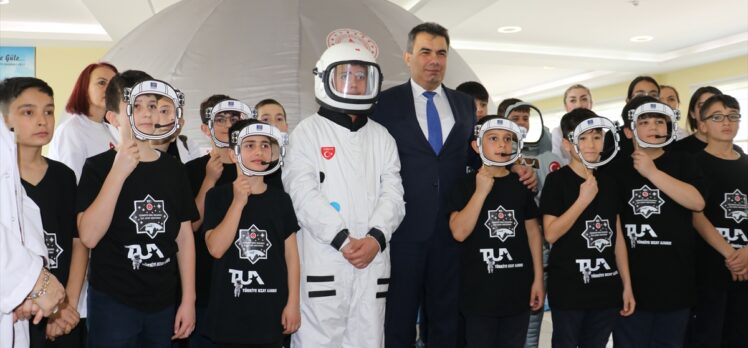 Kastamonu'da ortaokul öğrencileri planetaryumda “uzay” heyecanı yaşadı