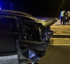 Kayseri'de iki otomobilin çarpıştığı kazada 3 kişi hayatını kaybetti