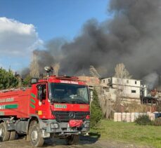 GÜNCELLEME 2 – Kocaeli'de bir fabrikada çıkan yangın kontrol altına alındı