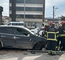 Kocaeli'deki trafik kazasında 2 kişi yaralandı