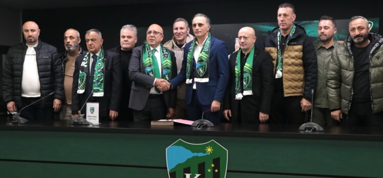 Kocaelispor, teknik direktör Mustafa Gürsel'le sözleşme imzaladı