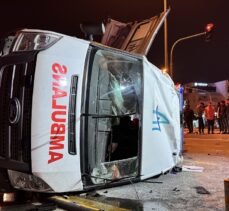 Mersin'de ambulans ile otomobil çarpıştı, 7 kişi yaralandı