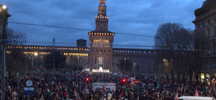 Milano'da büyük “Filistin'e destek” yürüyüşü düzenlendi