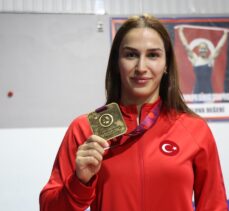 Milli güreşçi Buse Tosun Çavuşoğlu, başarılarıyla gençlere örnek oluyor