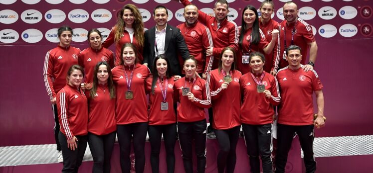 Avrupa şampiyonu güreşçi Nesrin Baş, İstiklal Marşı hayalini gerçekleştirdi: