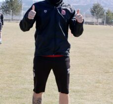 Rey Manaj, golleriyle Sivasspor'u sırtlıyor