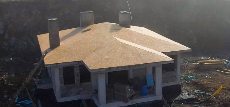 Şehit Özdemir'in depremzede ailesine evi bu ay teslim edilecek