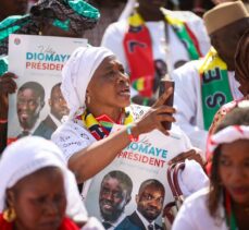 Senegal'de cumhurbaşkanı seçiminin ertelenmesi protesto edildi