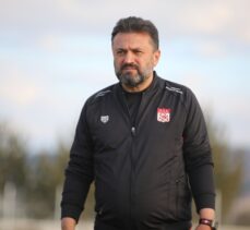 Sivasspor Teknik Direktörü Bülent Uygun, taraftardan destek istedi: