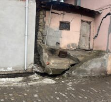 Tokat'ta bir köyde heyelan nedeniyle 10 evin sakinleri tahliye edildi