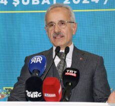 Ulaştırma ve Altyapı Bakanı Uraloğlu, Trabzon'da muhtarlarla bir araya geldi: