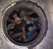 Ağrı'da bir tırın tankerinde 19 düzensiz göçmen yakalandı