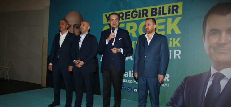 AK Parti Sözcüsü Ömer Çelik, Adana'da sahur programına katıldı:
