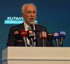 AK Parti'li Yenişehirlioğlu, Kütahya Belediye Başkan adayı Saraçoğlu'nun projelerinin tanıtımında konuştu: