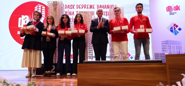 Altınbaş Üniversitesi öğrencileri, DASK yarışmasında şampiyon oldu