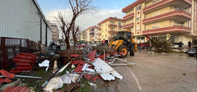 GÜNCELLEME- Antalya'da sağanak ve fırtına etkili oluyor