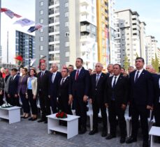 Antalya'daki kentsel dönüşüm projesinde hak sahiplerine anahtarları verildi