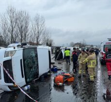 Bartın'da işçi servislerinin çarpıştığı kazada 1 kişi öldü, 27 kişi yaralandı