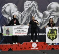 Bilek Güreşi Türkiye Şampiyonası Samsun'da sürüyor