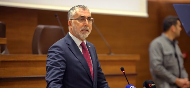 Çalışma ve Sosyal Güvenlik Bakanı Işıkhan, Çorum'da iş insanlarıyla buluştu: